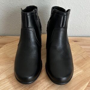 Easy Street Womens Dawnta Block Heel Booties